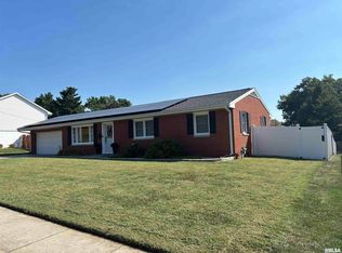 206 Massey Ln, Jacksonville, IL 62650