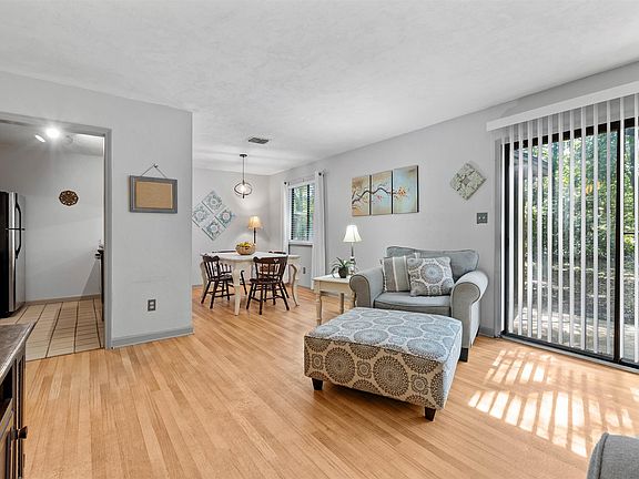 5th image of 1828 Seay Ct #B
