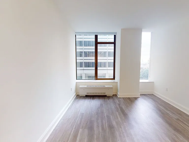 10 Hanover Square — Photo 132