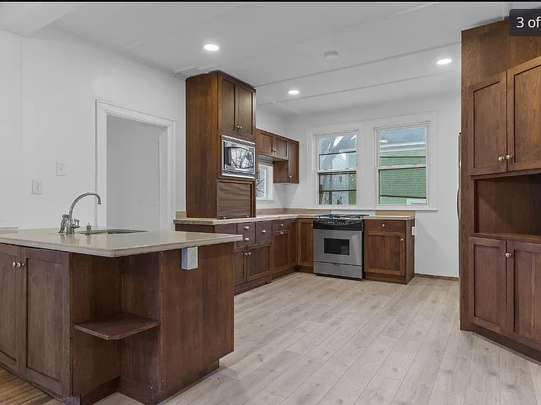 9 Charles St — Photo 1