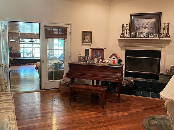 5th image of 2 Rosemary Ln