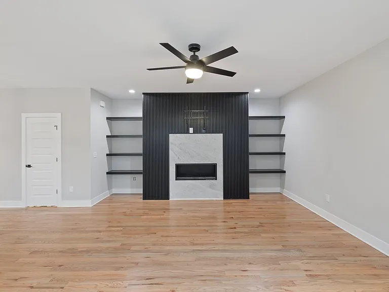 1810B Delta Ave — Photo 4