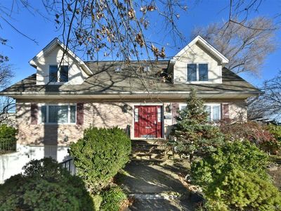 300 Pennsylvania Avenue, Mineola, NY, 11501
