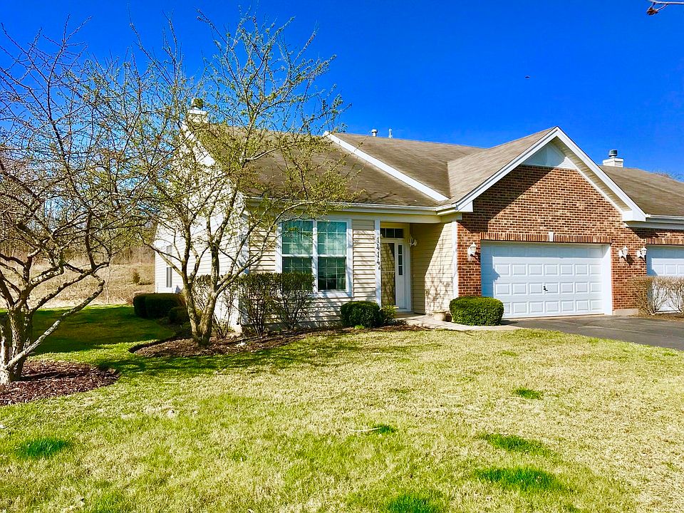 Maintenance Free Exterior. Brick & Vynil Siding
