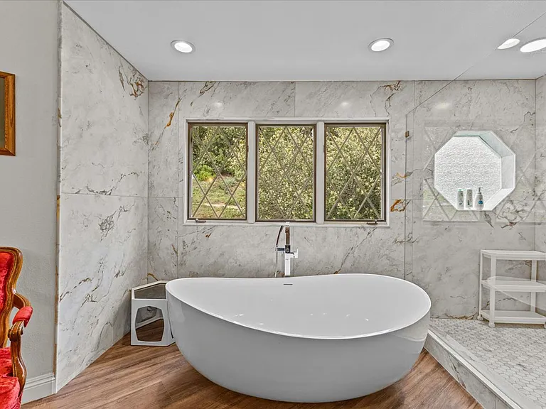 2705 Clear Creek Ln — Photo 33
