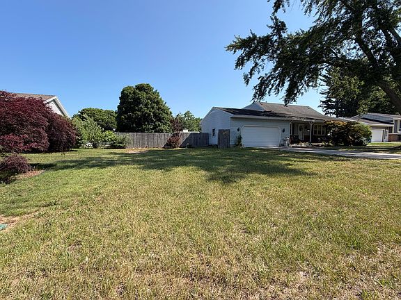 4th image of 2334 Josephine Ave