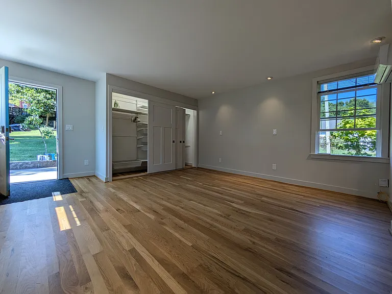 109 Martin St — Photo 8