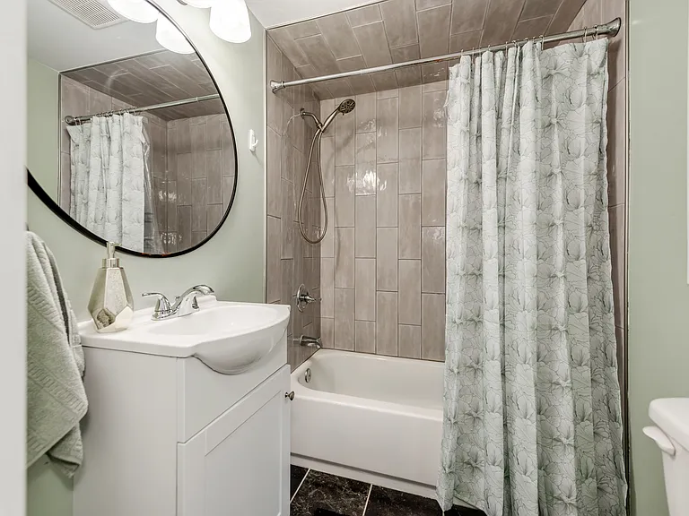 833 W 7th St #A — Photo 8