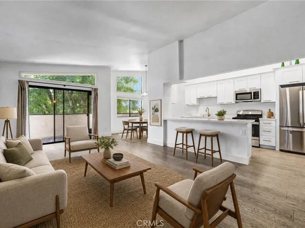 5805 Whitsett Ave APT 201, Valley Village, CA 91607