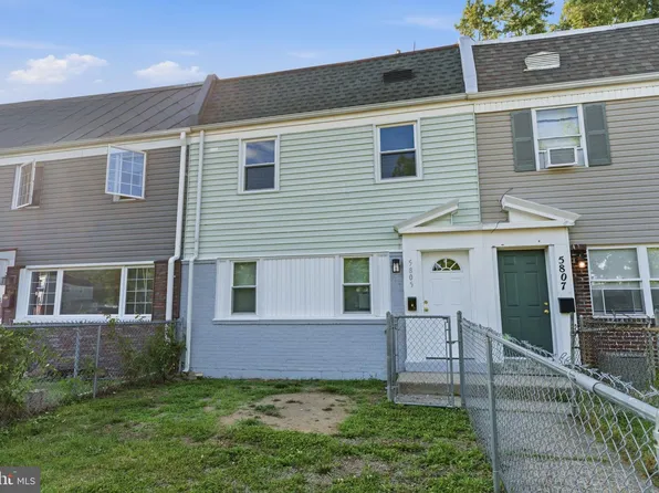 5805 Mitchell Rd, Levittown, PA 19057