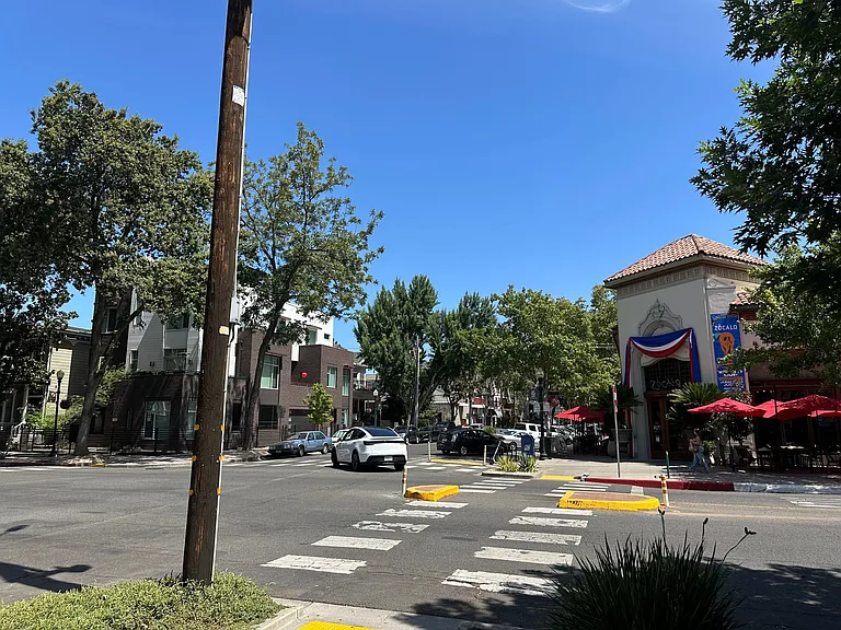 Live Where Downtown Meets Midtown at 1808 N Street — Photo 15