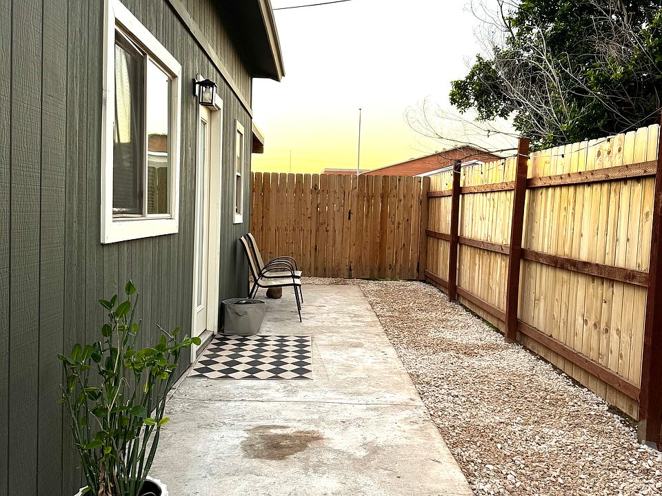1st image of 104 E Vista Del Cerro Dr #A