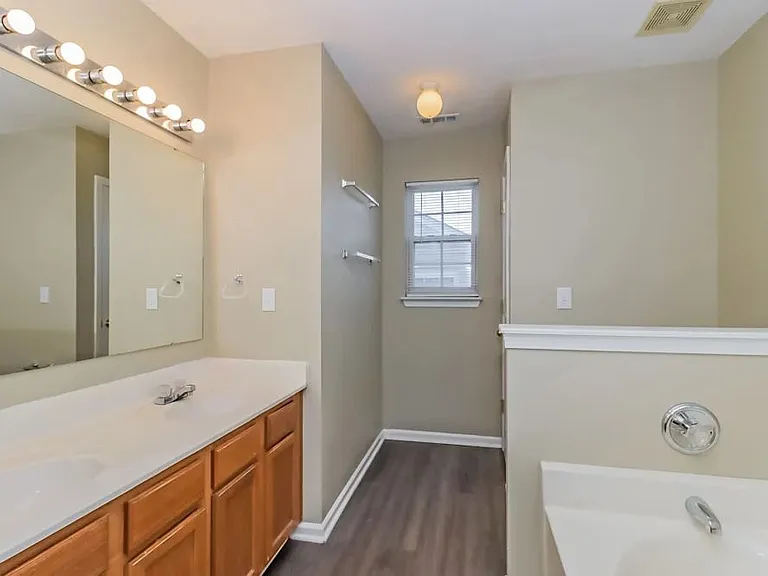 12531 Deaton Hill Dr — Photo 5