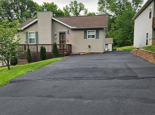 110 Clarence Dr, Godfrey, IL 62035