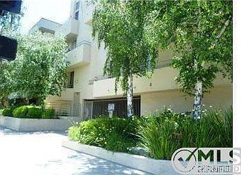 1st image of 13920 Moorpark St APT 103