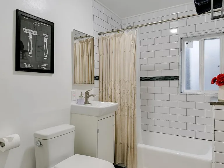 1268 N Westmoreland Ave #1/2 — Photo 20