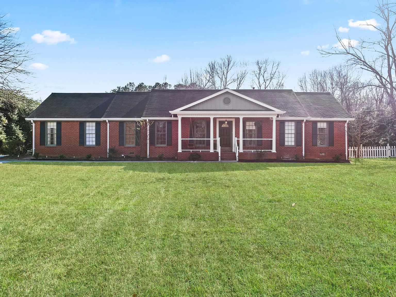 4 bed, 2458 sqft, $7,000 — Photo 3