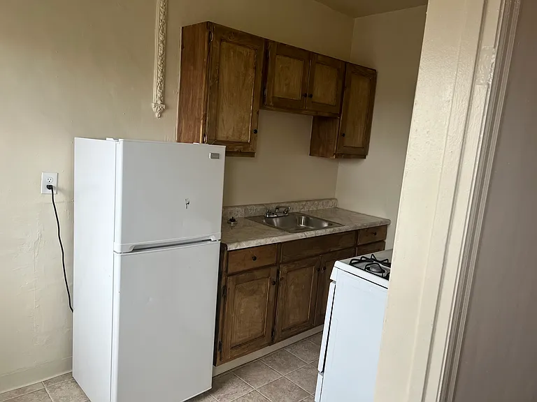 450 1/2 S Kenmore Ave #AC405 — Photo 5