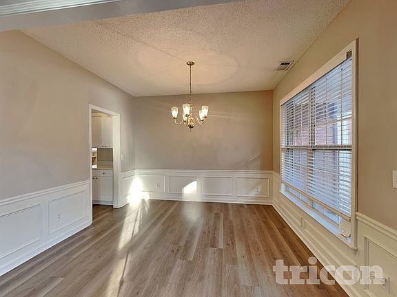 4th image of 3515 Donamire Way NW