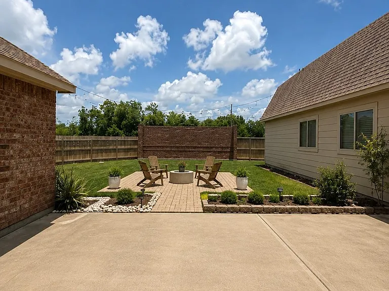 3215 Patagonia St — Photo 17