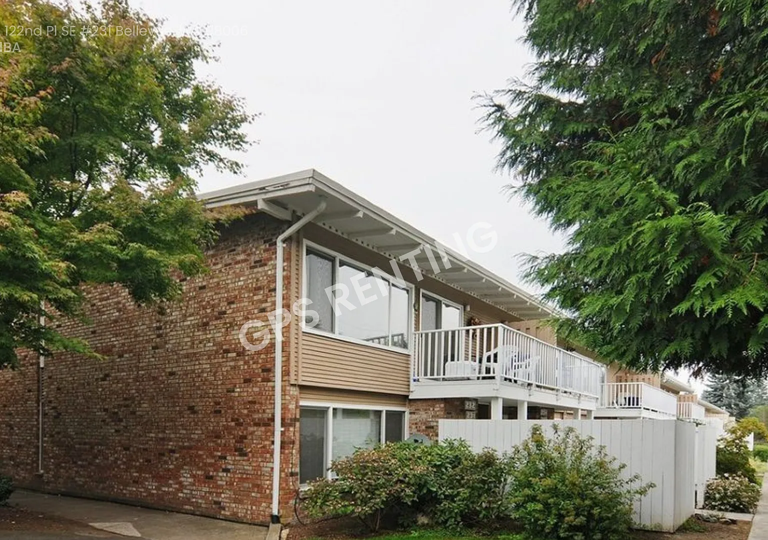 Lovely Condo in Newport Hills — Photo 1