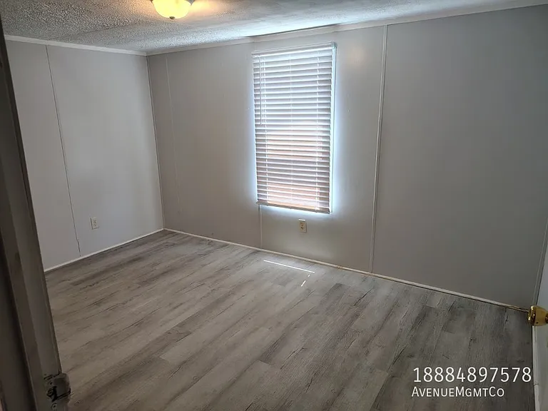 301 Old Tavern Ln #301 — Photo 2