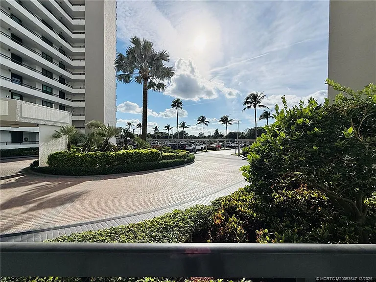8800 S Ocean Dr #102 — Photo 87