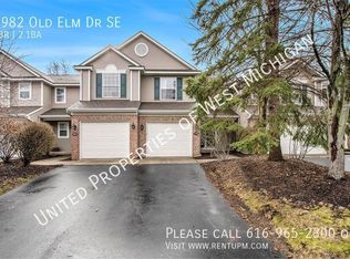 3982 Old Elm Dr SE, Kentwood, MI 49512