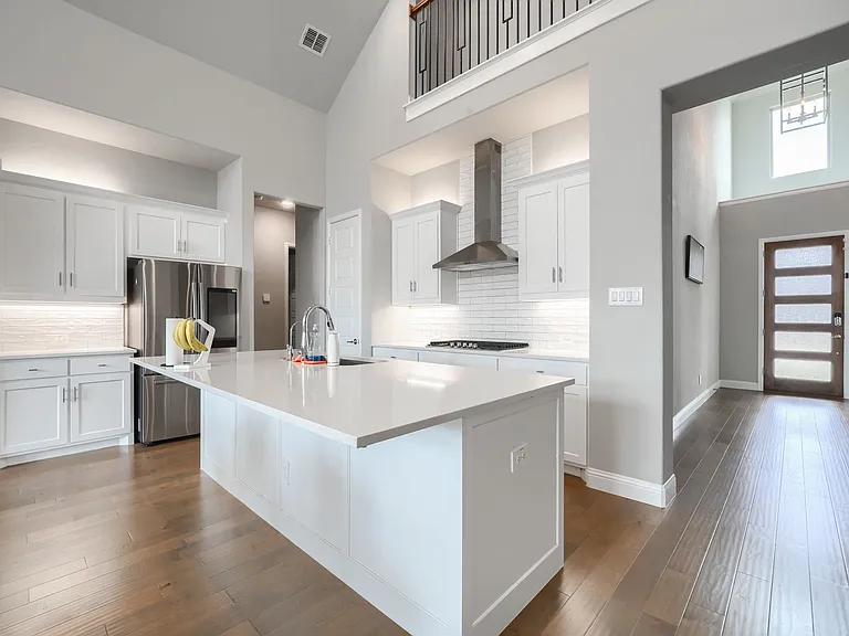 929 Newcastle Dr — Photo 8