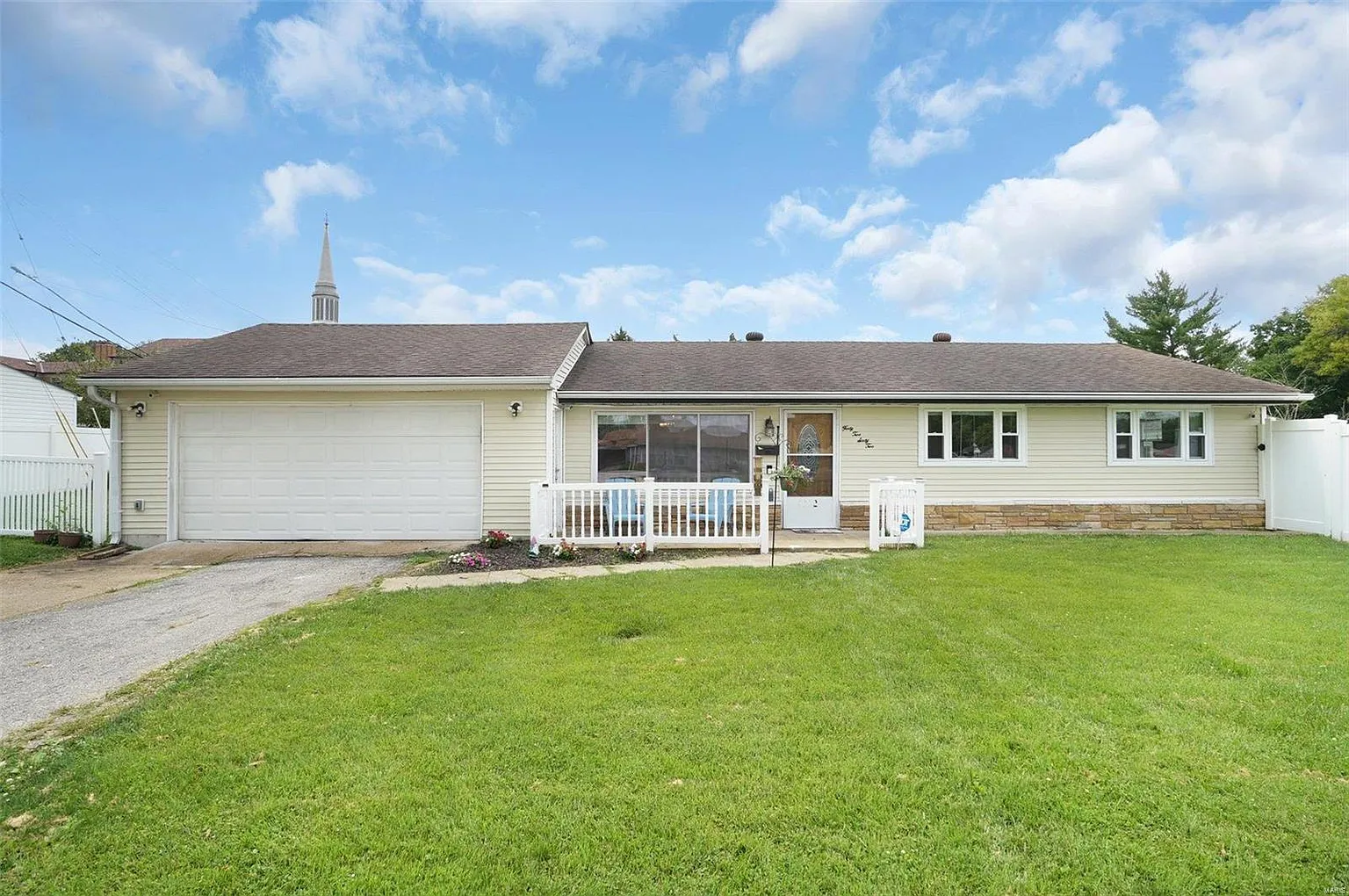 4262 Heidelberg Ave photo 1
