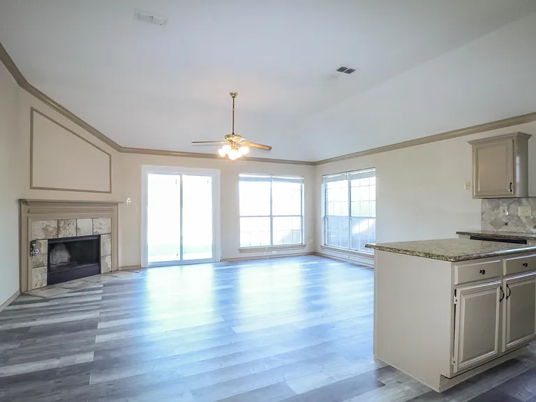 2108 Riverplace Dr — Photo 12