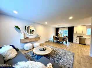 1227 Mathews Dr, Blakeslee, PA 18610