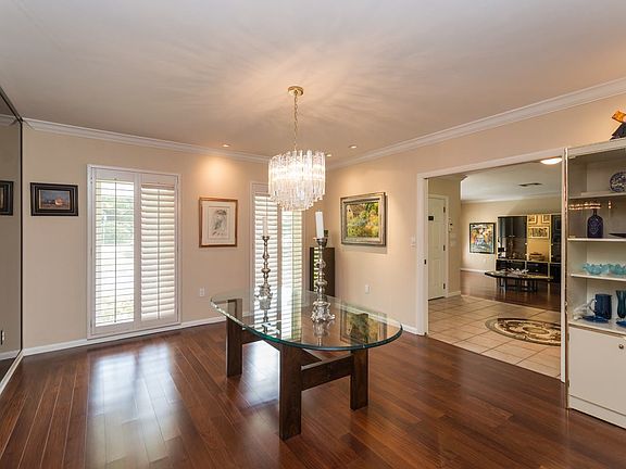 3rd image of 5925 Las Palmas Dr
