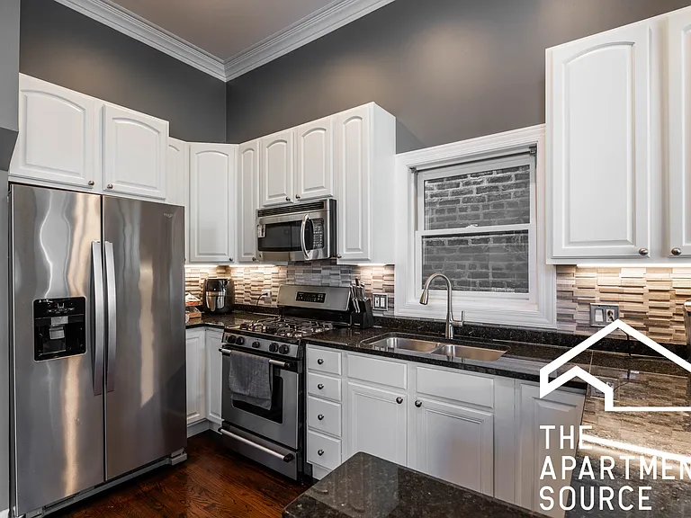 3739 N Sheffield Ave #3 — Photo 2