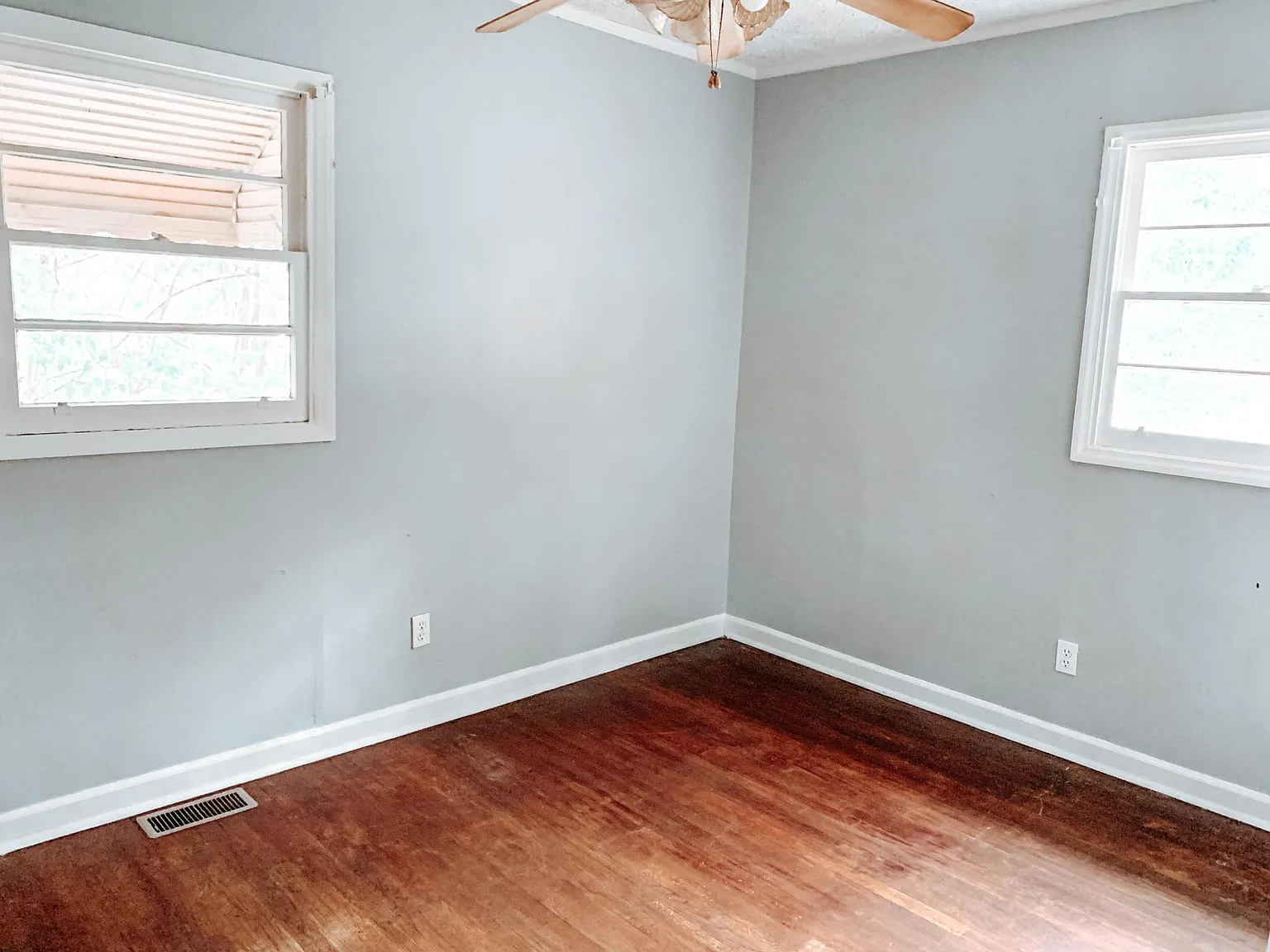 2284 Pinewood Dr SE — Photo 2