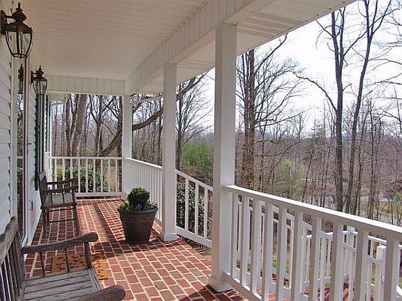 5th image of 104 Sedgefield Ln