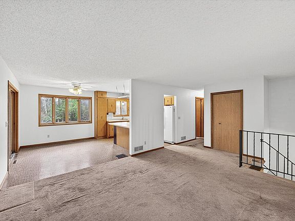 3rd image of 2530 199th Ln NW