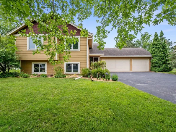 909 Southwind Dr, Burnsville, MN 55306