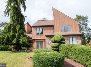 1048 Fawn Dr, Southampton, PA 18966