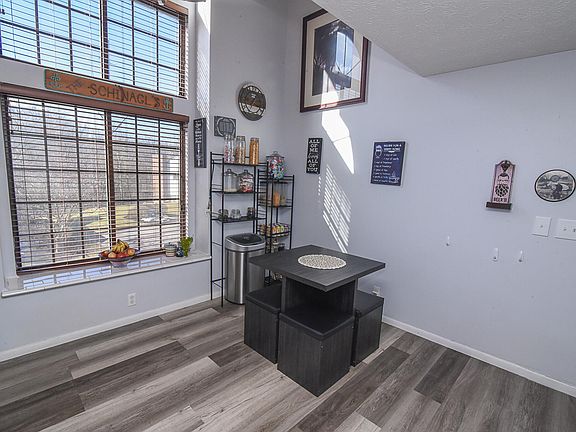 3rd image of 1575 Shady Cove Ln