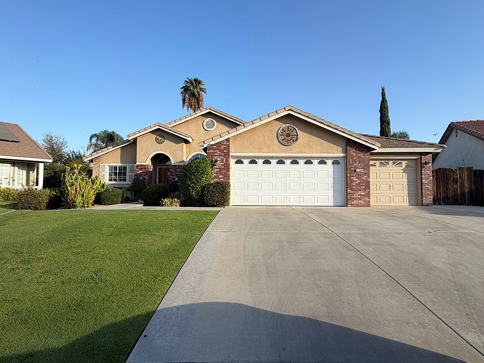 11006 Connemara Ct
