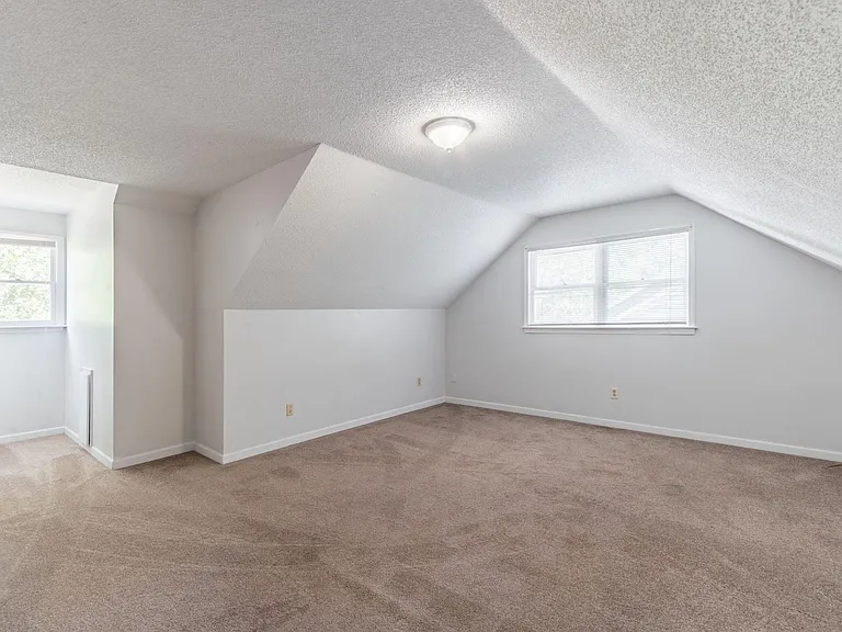 108 Dutch Dr — Photo 34