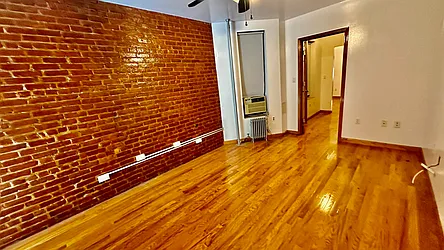 Rented by HOLTON REAL ESTATE INC.