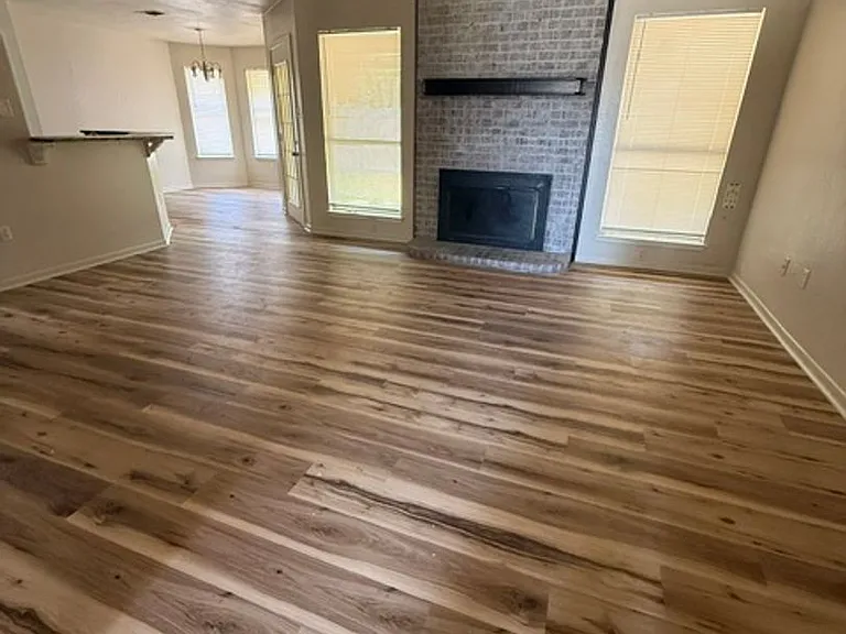 3933 Wake Forest Ln — Photo 3