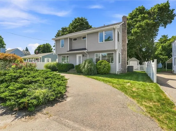 39 Treasure Rd, Narragansett, RI 02882