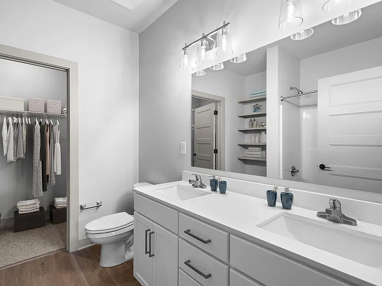 Forest Edge Apartments — Photo 14
