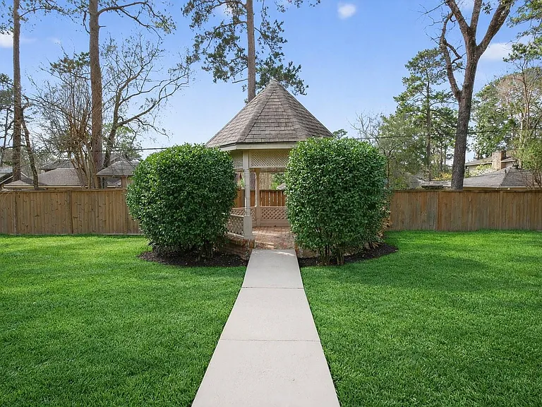 112 Kirkwood Ln — Photo 49