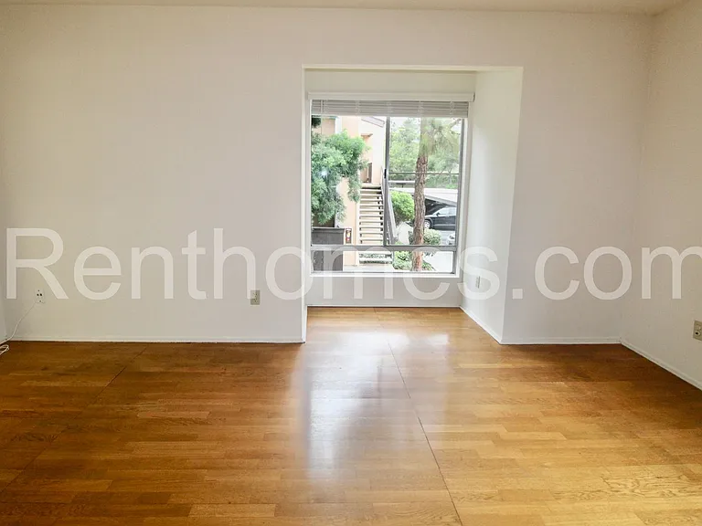 7958 Mission Center Ct #E — Photo 4