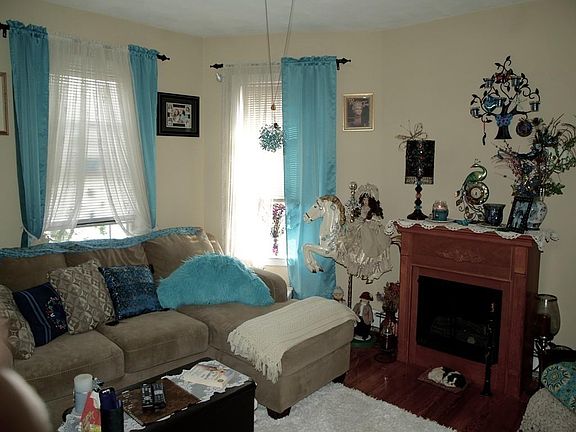 3rd image of 36 Cutler St APT 3