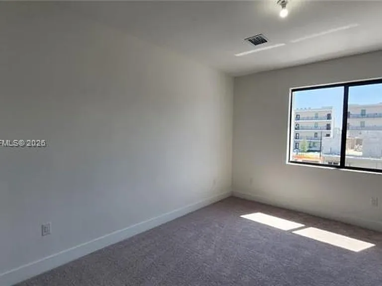8119 NW 42nd St — Photo 14